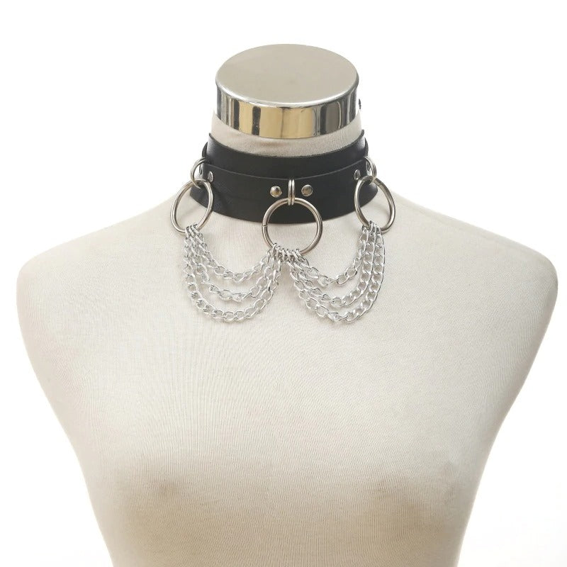 Gothic Choker with Chain and Ring / O-Ring Chain Choker / Bondage Neckwear in Gothic Fashion