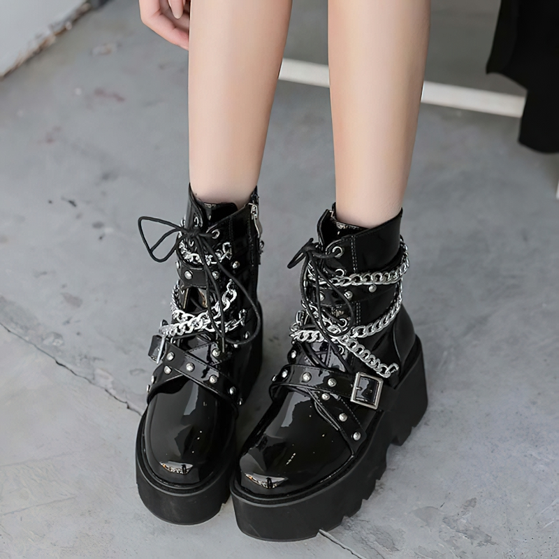 Women Stylish Boots With Chain And Rivets / Footwear Of Square Heel / Short Plush Inside